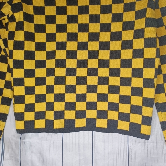Forever 21 Checkered Black and Yellow Women's Cropped Sweater - Picture 12 of 14